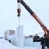 На площади перед Дворцом спорта строится сказочный ледовый городок