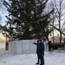 Продолжается обустройство ледового городка