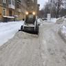 В Калининском районе продолжается очистка дворов