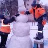 Дворы Орджоникидзевского района украшают к новогодним праздникам