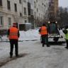 Автомобили, оставленные во дворах, мешают комплексной уборке