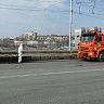 Жилищно-коммунальные службы Калининского района продолжают свою работу по уборке улиц и дворов