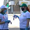 В Уфе в рамках патриотической акции волонтеры раздают ленточки-триколор