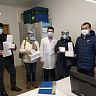 Волонтеры Октябрьского района продолжают доставлять жителям наборы медикаментов